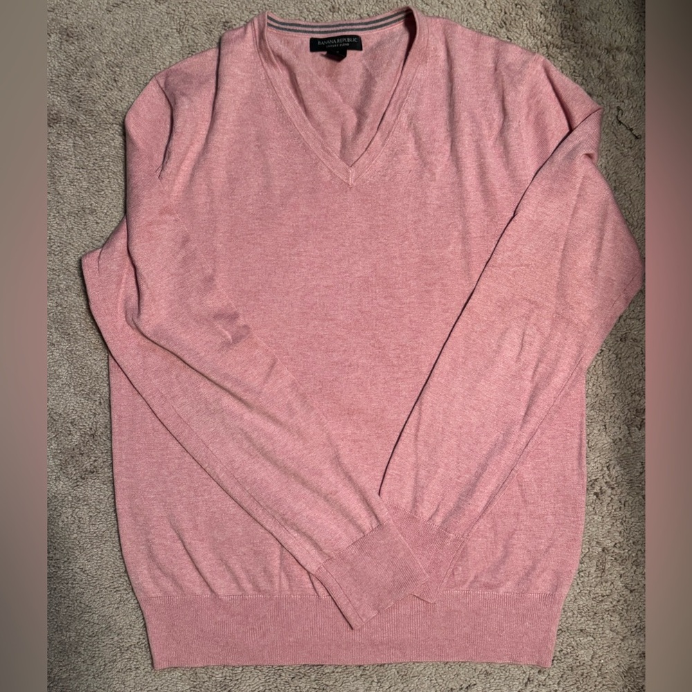 Men’s Banana Republic sweater, gently worn, size small, pink.